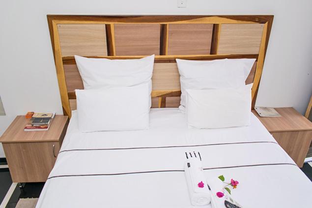 Ekamuti Town Lodge Oniihandi Εξωτερικό φωτογραφία