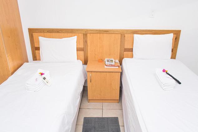 Ekamuti Town Lodge Oniihandi Εξωτερικό φωτογραφία
